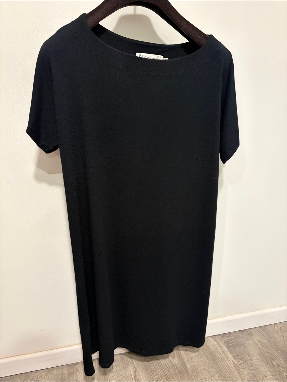 Fighting Eel Black Short Sleeve Top